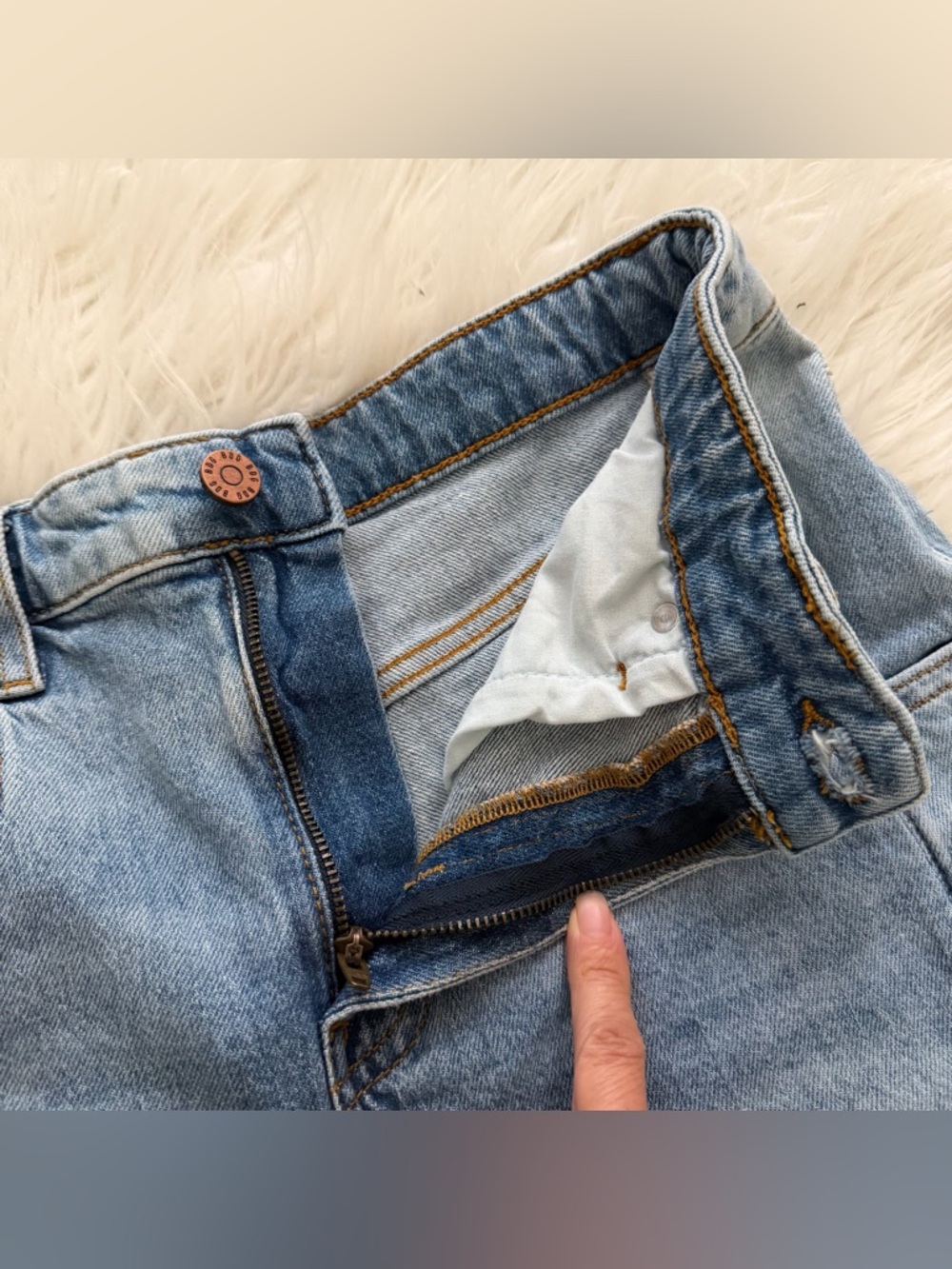 BDG Light Wash High-Rise Rolled Hem Denim Shorts - Picture 4 of 8